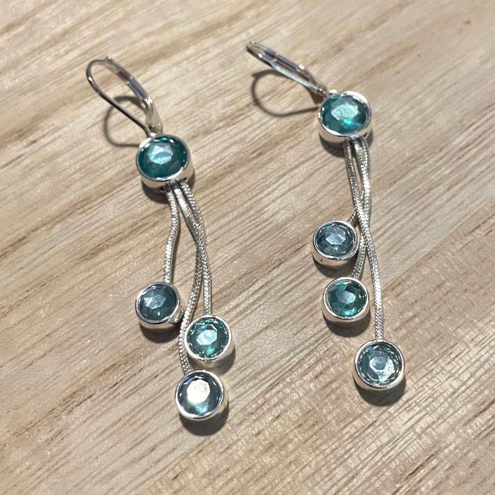 Silver Necklace, Pierced Earrings & Bracelet with blue gem stones. - Picture 4 of 11